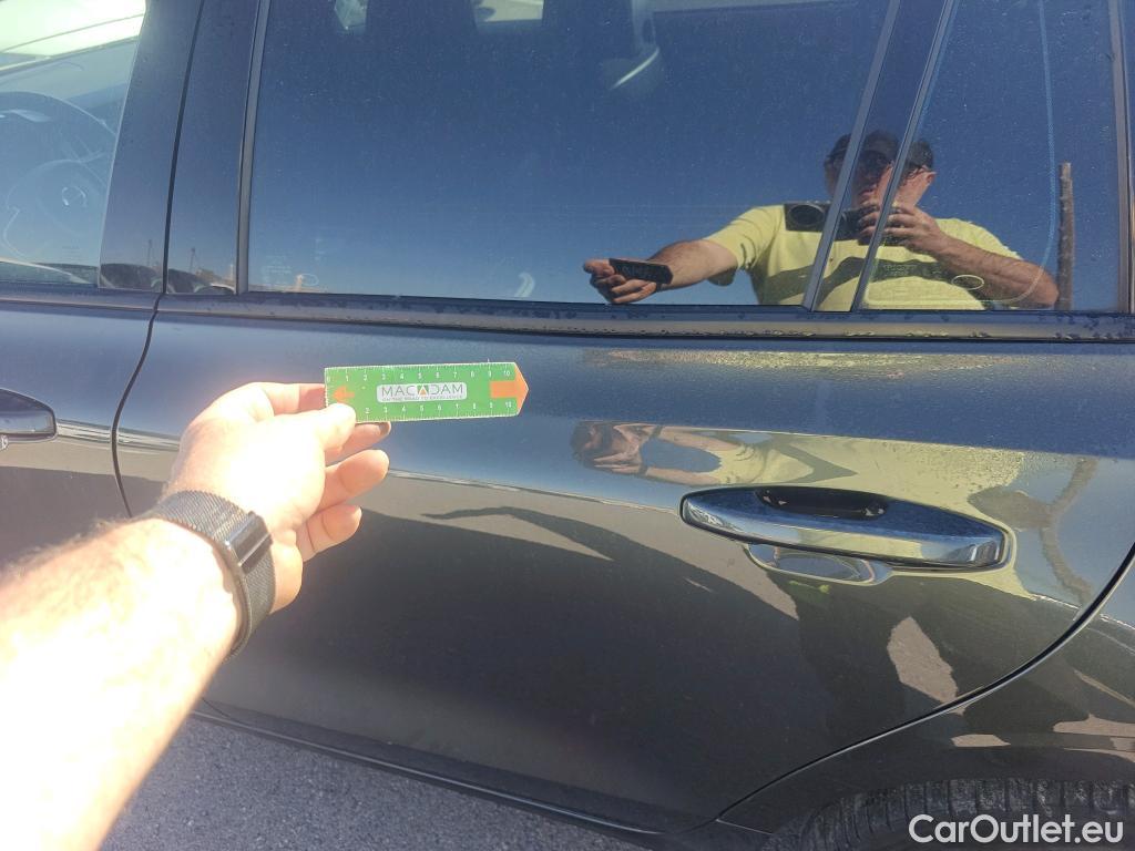  Volvo  V60 VOLVO  / 2018 / 5P / familiar 2.0 B4 (D) Momentum Auto #34