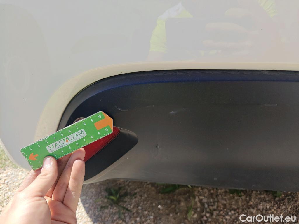  Toyota  Yaris TOYOTA  / 2020 / 5P / berlina con portón 1.5 120H Business Plus #32