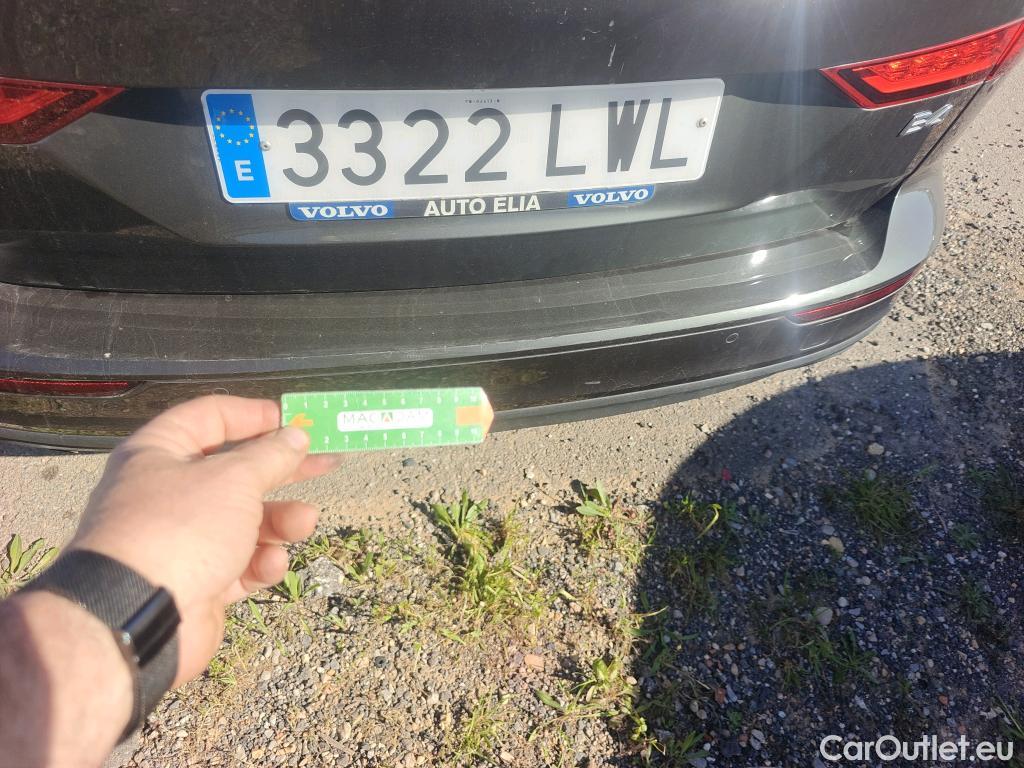  Volvo  V60 VOLVO  / 2018 / 5P / familiar 2.0 B4 (D) Momentum Auto #18