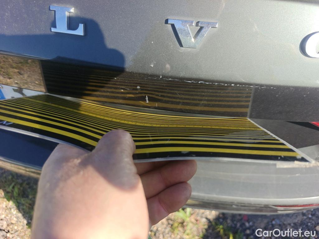  Volvo  V60 VOLVO  / 2018 / 5P / familiar 2.0 B4 (D) Momentum Auto #2