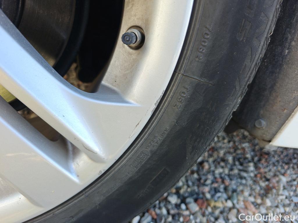  Toyota  Corolla TOYOTA  / 2019 / 5P / berlina con portón 1.8 125H BUSINESS PLUS E-CVT #52