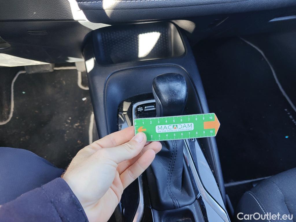  Toyota  Corolla TOYOTA  / 2019 / 5P / berlina con portón 1.8 125H BUSINESS PLUS E-CVT #35