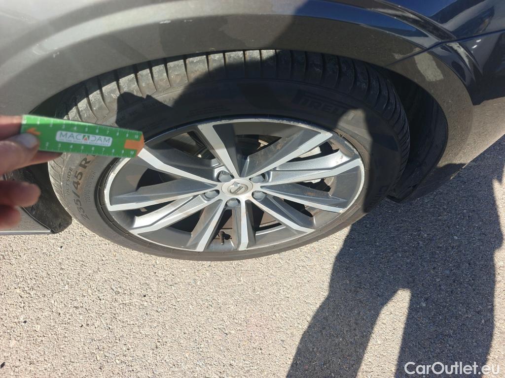  Volvo  V60 VOLVO  / 2018 / 5P / familiar 2.0 B4 (D) Momentum Auto #4