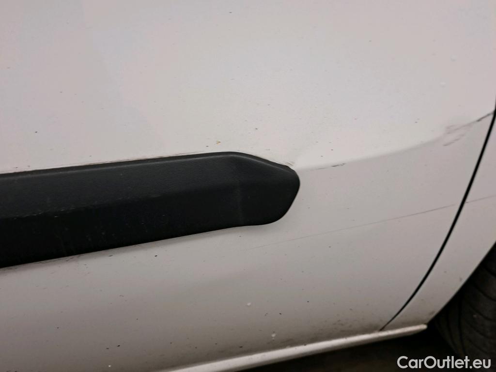  Fiat  Doblo FIAT Doblò Cargo/2015/4P/furgón derivado de turismo Cargo SX 1.3 Mjet 70 kW (95 CV) #8