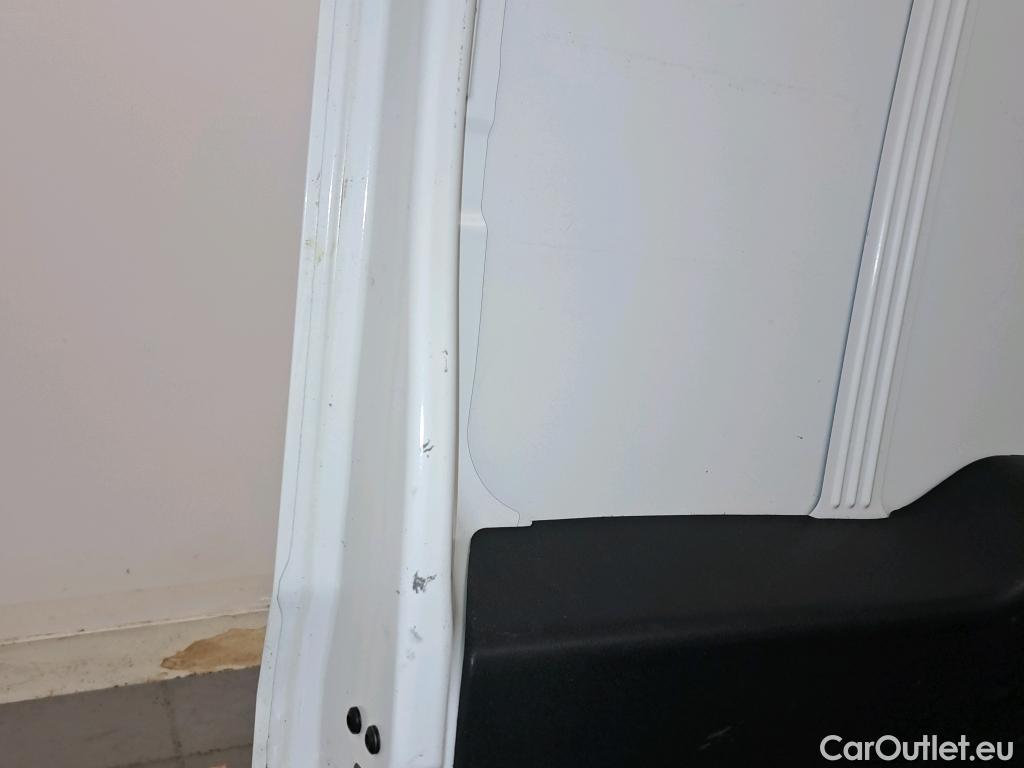  Fiat  Doblo FIAT Doblò Cargo/2015/4P/furgón derivado de turismo Cargo SX 1.3 Mjet 70 kW (95 CV) #32