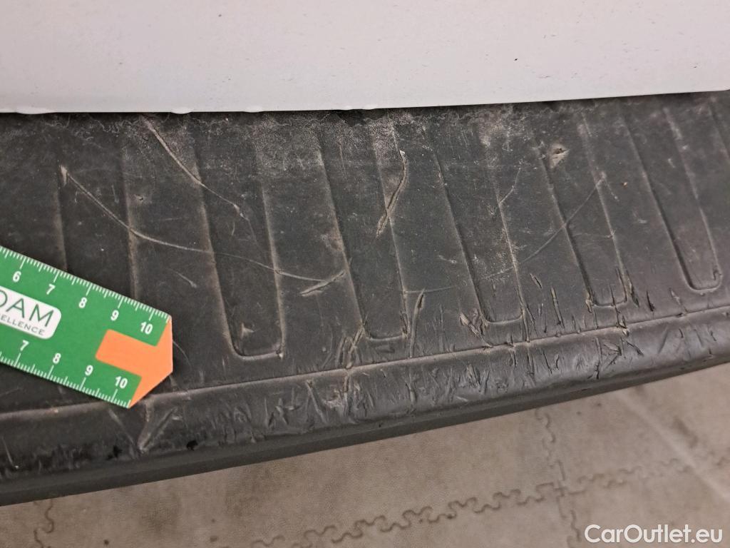  Fiat  Doblo FIAT Doblò Cargo/2015/4P/furgón derivado de turismo Cargo SX 1.3 Mjet 70 kW (95 CV) #20