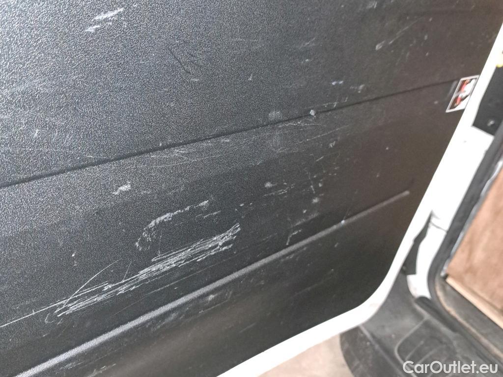  Fiat  Doblo FIAT Doblò Cargo/2015/4P/furgón derivado de turismo Cargo SX 1.3 Mjet 70 kW (95 CV) #22