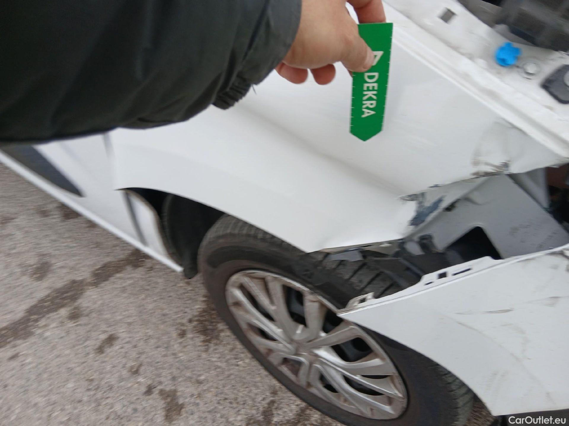  Land Rover  Discovery FIAT Doblò / 2022 / 5P / combi Combi (N1) BlueHDi 1.5 L 100CV (AC)  #4