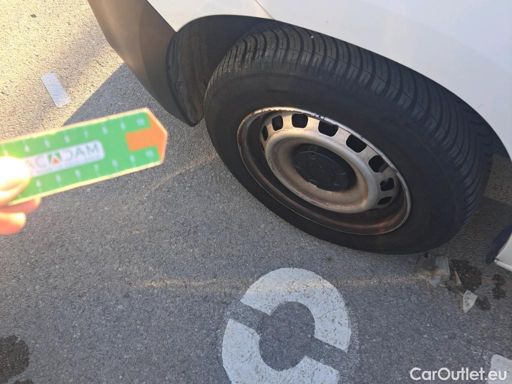  Citroen  Berlingo CITROEN  / 2018 / 3P / furgón derivado de turismo Talla M BlueHDi 100 CONTROL #45