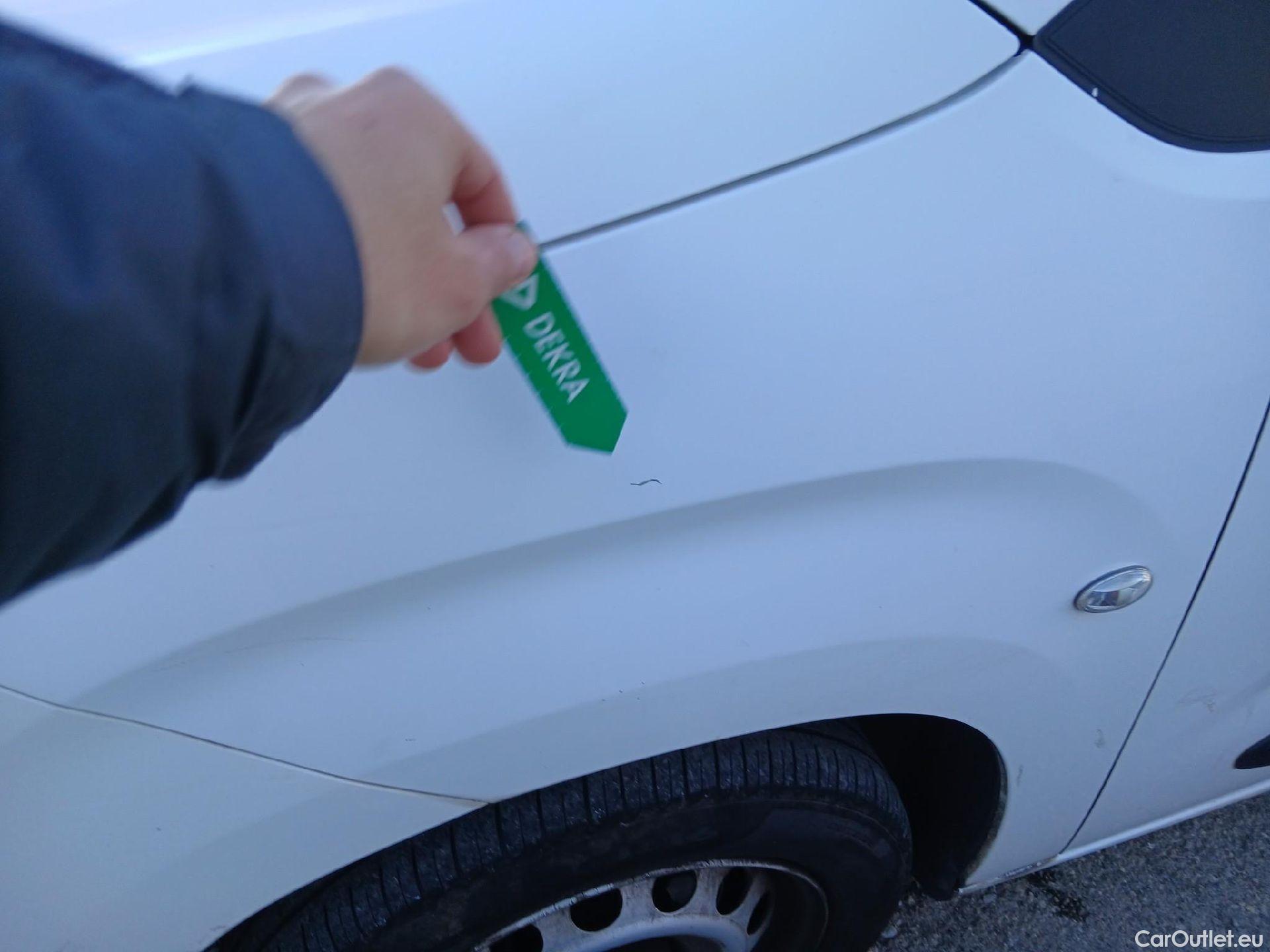  Citroen  Berlingo CITROEN  / 2018 / 4P / combi Talla M BlueHDi 100 LIVE (AC) #5