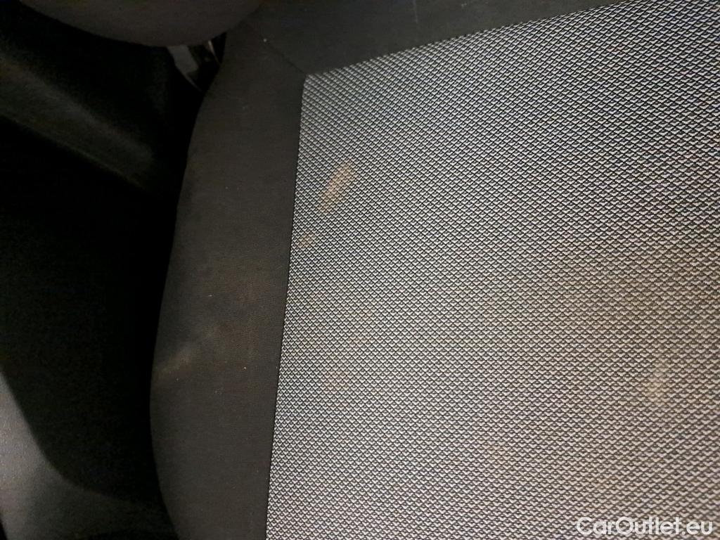  Fiat  Doblo FIAT Doblò Cargo/2015/4P/furgón derivado de turismo Cargo SX 1.3 Mjet 70 kW (95 CV) #12