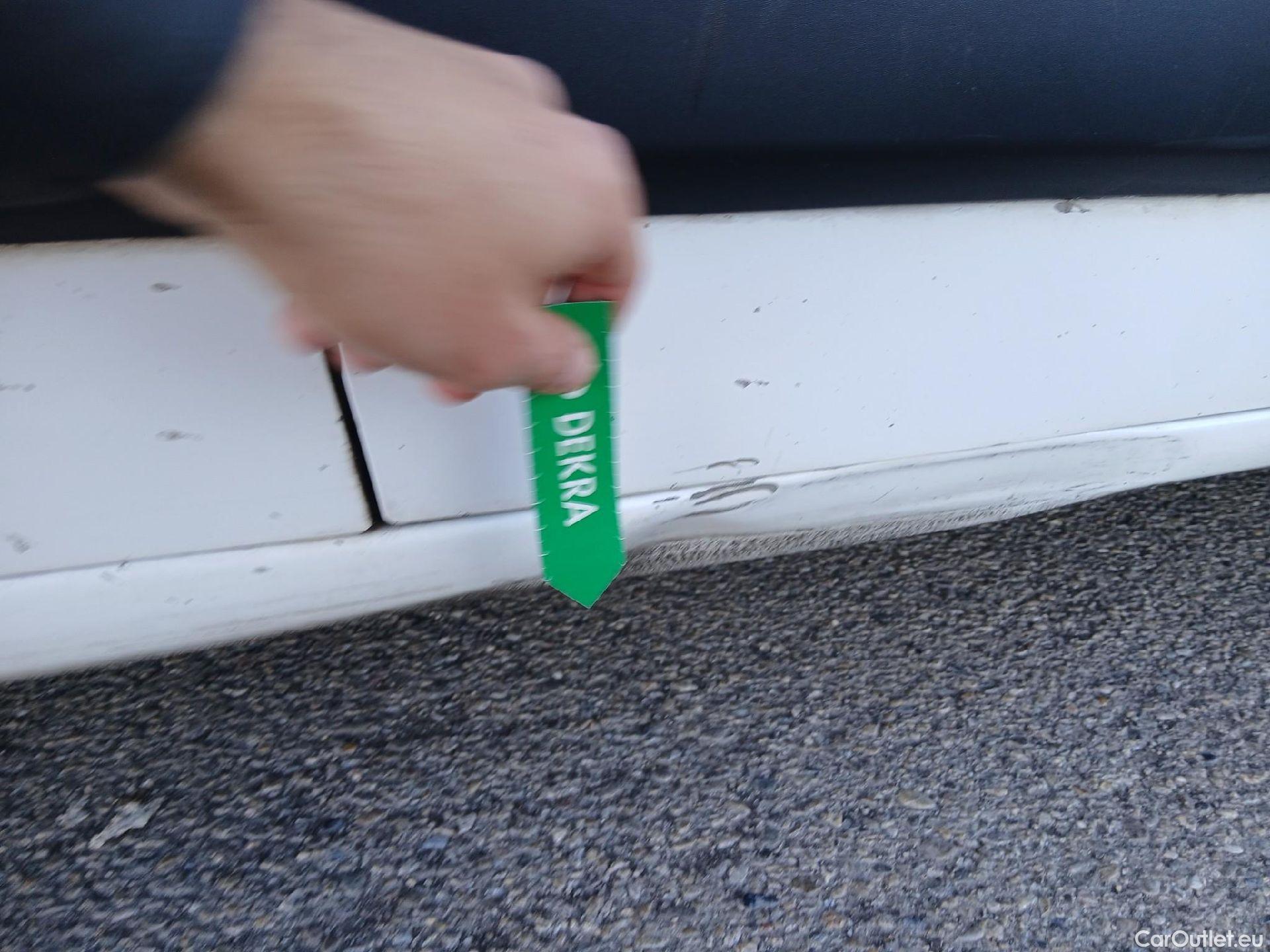  Citroen  Berlingo CITROEN  / 2018 / 4P / combi Talla M BlueHDi 100 LIVE (AC) #25