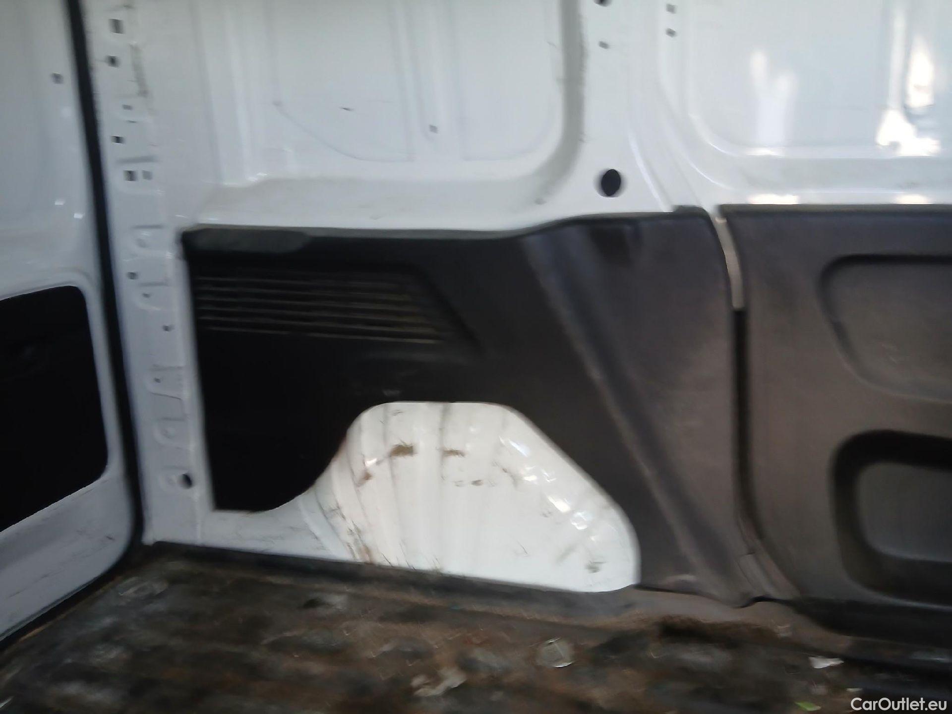  Citroen  Berlingo CITROEN  / 2018 / 3P / furgón derivado de turismo Talla M BlueHDi 100 CONTROL #30