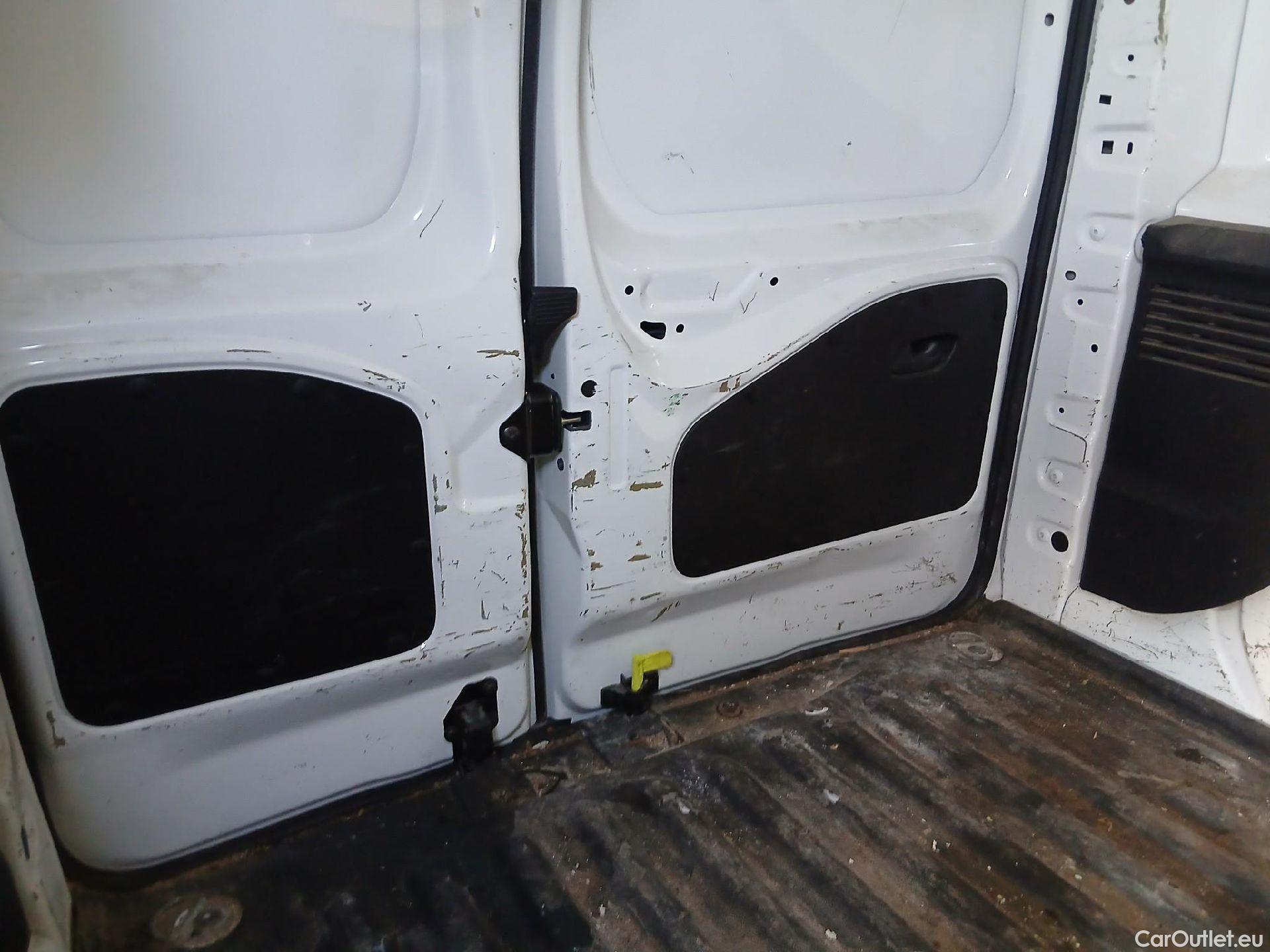  Citroen  Berlingo CITROEN  / 2018 / 3P / furgón derivado de turismo Talla M BlueHDi 100 CONTROL #31