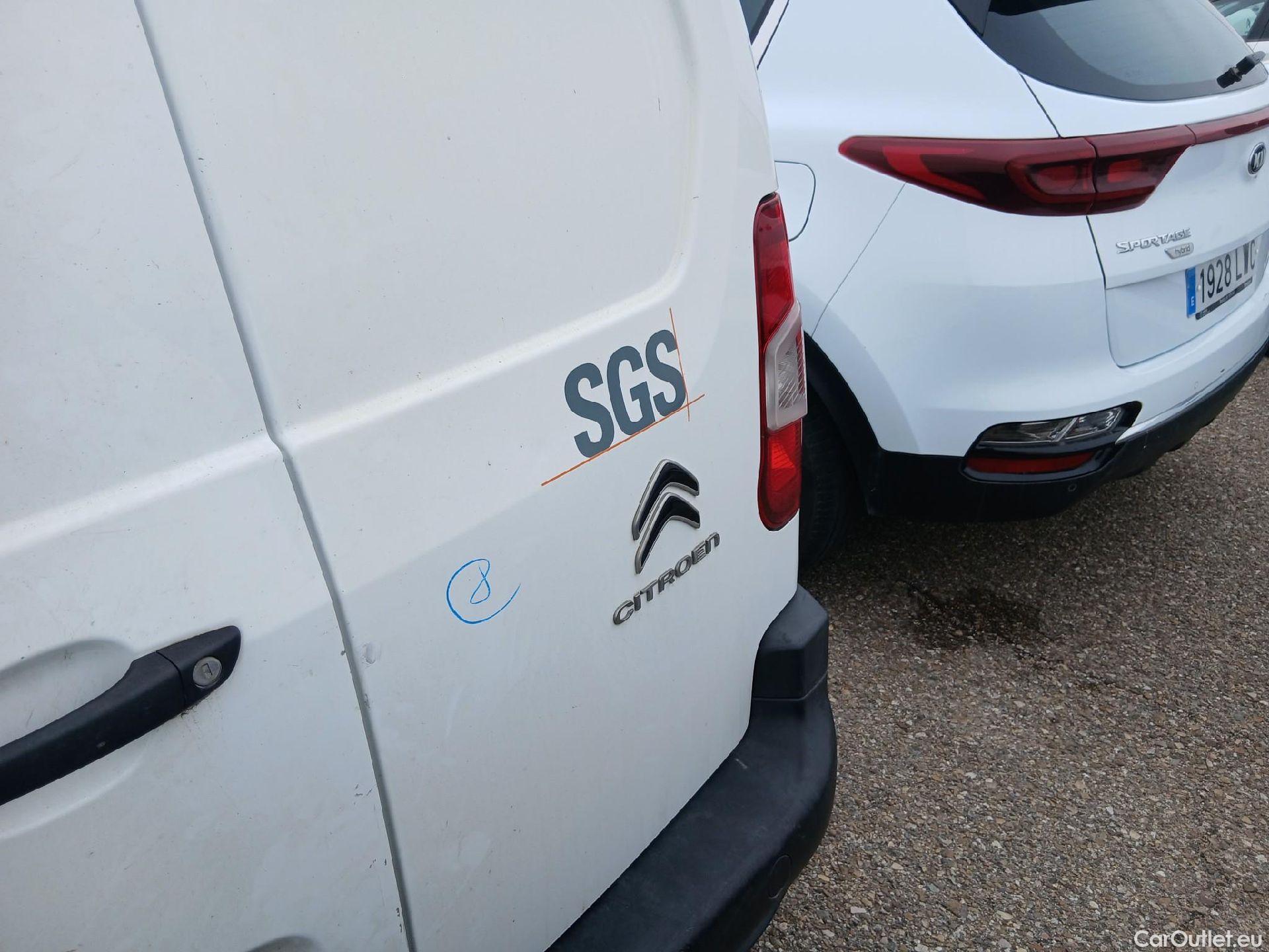  Citroen  Berlingo CITROEN  / 2018 / 3P / furgón derivado de turismo Talla M BlueHDi 100 CONTROL #27