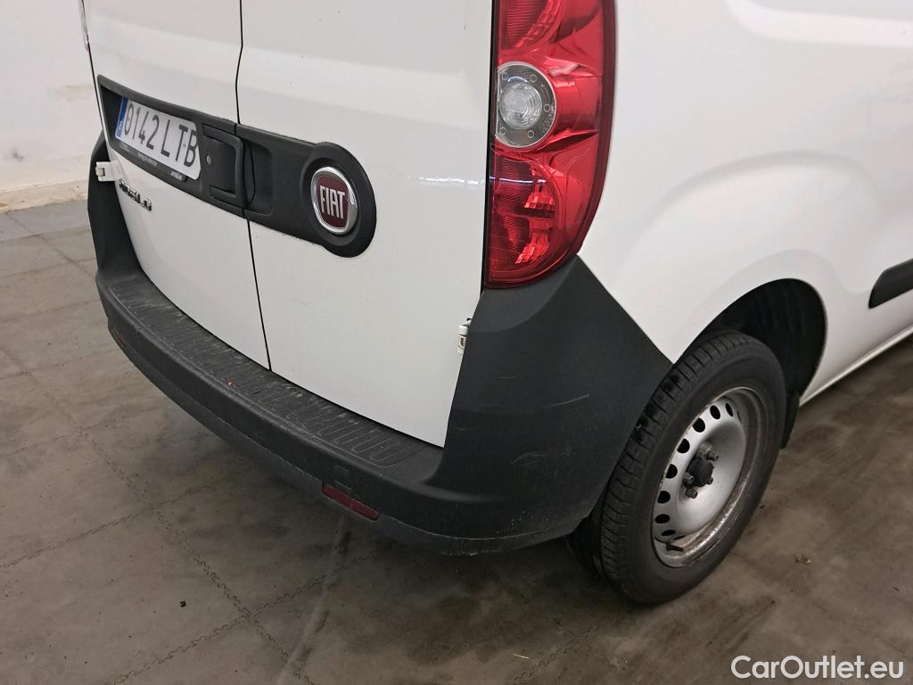  Fiat  Doblo FIAT Doblò Cargo/2015/4P/furgón derivado de turismo Cargo SX 1.3 Mjet 70 kW (95 CV) #18