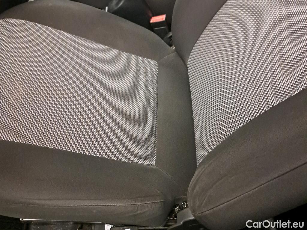  Fiat  Doblo FIAT Doblò Cargo/2015/4P/furgón derivado de turismo Cargo SX 1.3 Mjet 70 kW (95 CV) #26