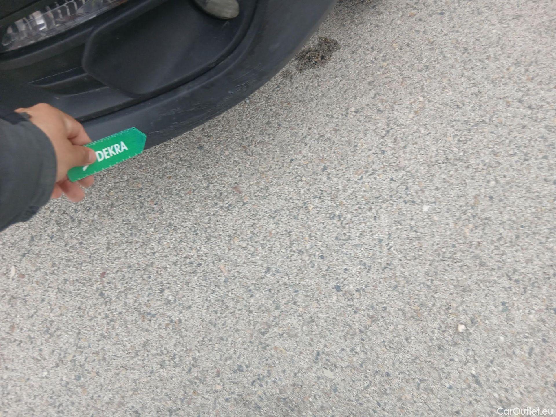  Iveco  Daily IVECO  / 2019 / 4P / furgón 2.3 TD 35S 16 V 3520L/H2 12 M3 #17