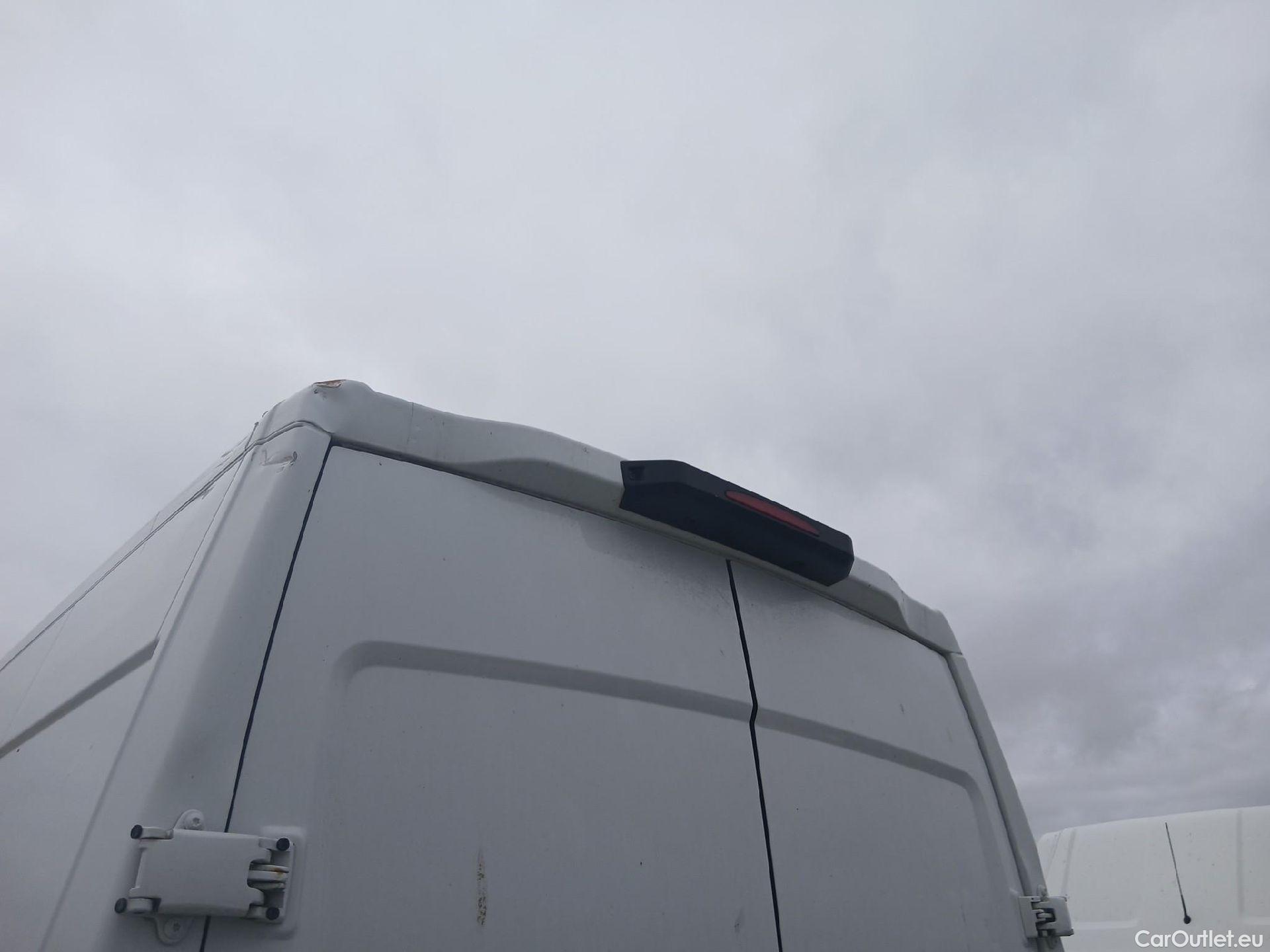  Iveco  Daily IVECO  / 2019 / 4P / furgón 2.3 TD 35S 16 V 3520L/H2 12 M3 #48