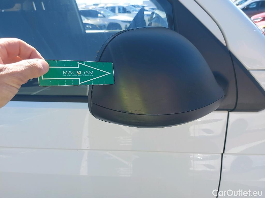  Land Rover  Discovery VOLKSWAGEN Transporter / 2020 / 4P / furgón Furgón Corto TN 2.0 TDI 110kW 4MO #25