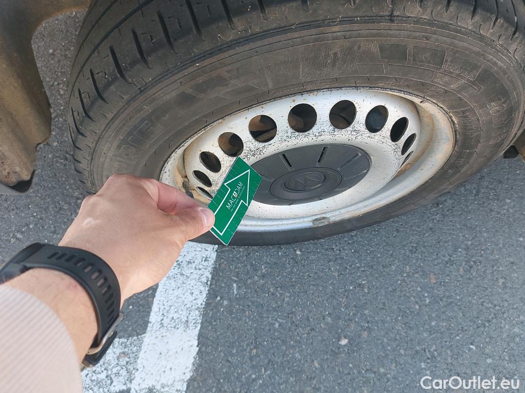  Land Rover  Discovery VOLKSWAGEN Transporter / 2020 / 4P / furgón Furgón Corto TN 2.0 TDI 110kW 4MO #30