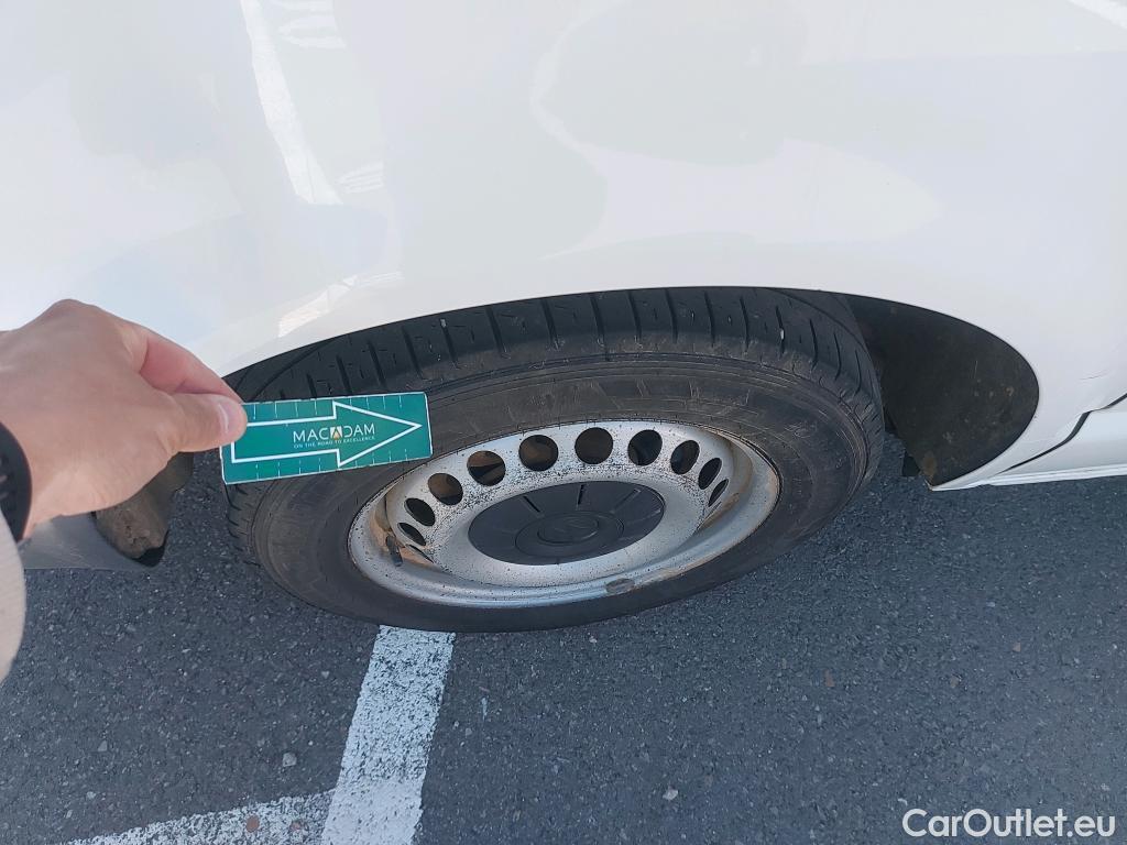  Land Rover  Discovery VOLKSWAGEN Transporter / 2020 / 4P / furgón Furgón Corto TN 2.0 TDI 110kW 4MO #29