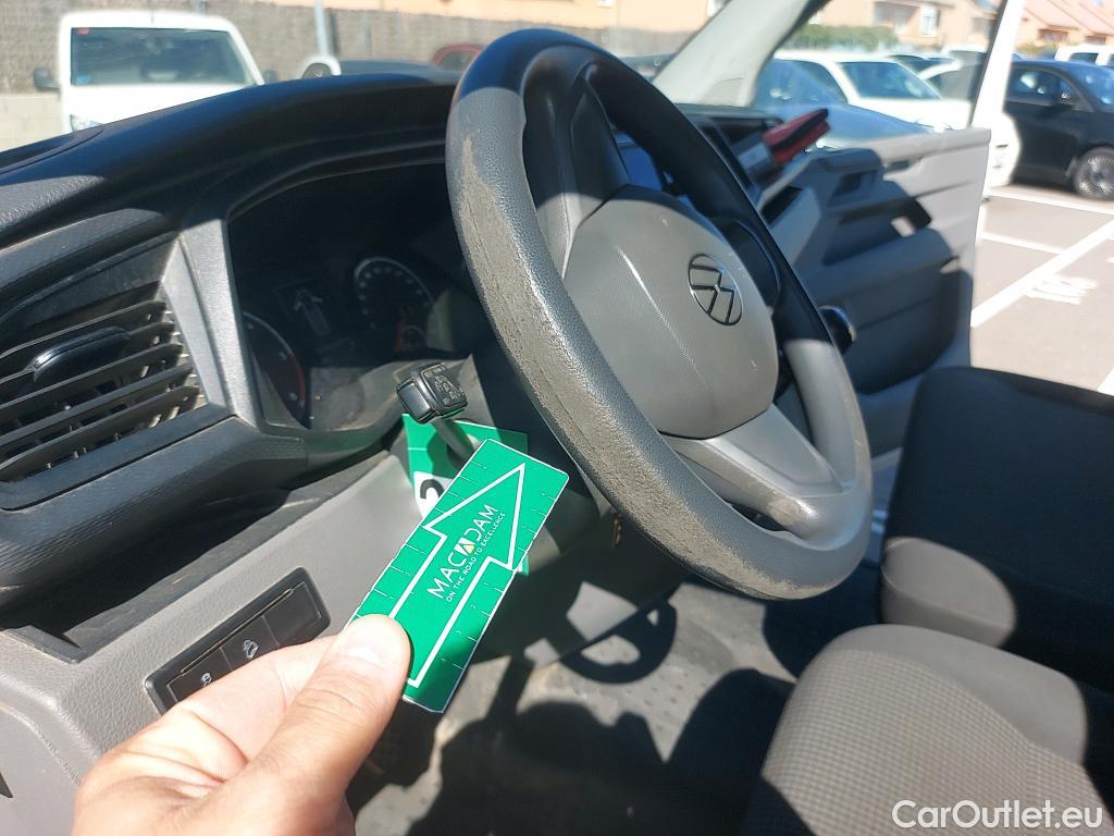  Land Rover  Discovery VOLKSWAGEN Transporter / 2020 / 4P / furgón Furgón Corto TN 2.0 TDI 110kW 4MO #2