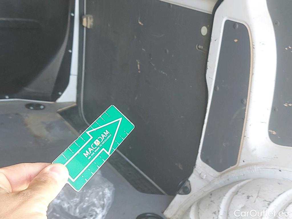  Land Rover  Discovery VOLKSWAGEN Transporter / 2020 / 4P / furgón Furgón Corto TN 2.0 TDI 110kW 4MO #18