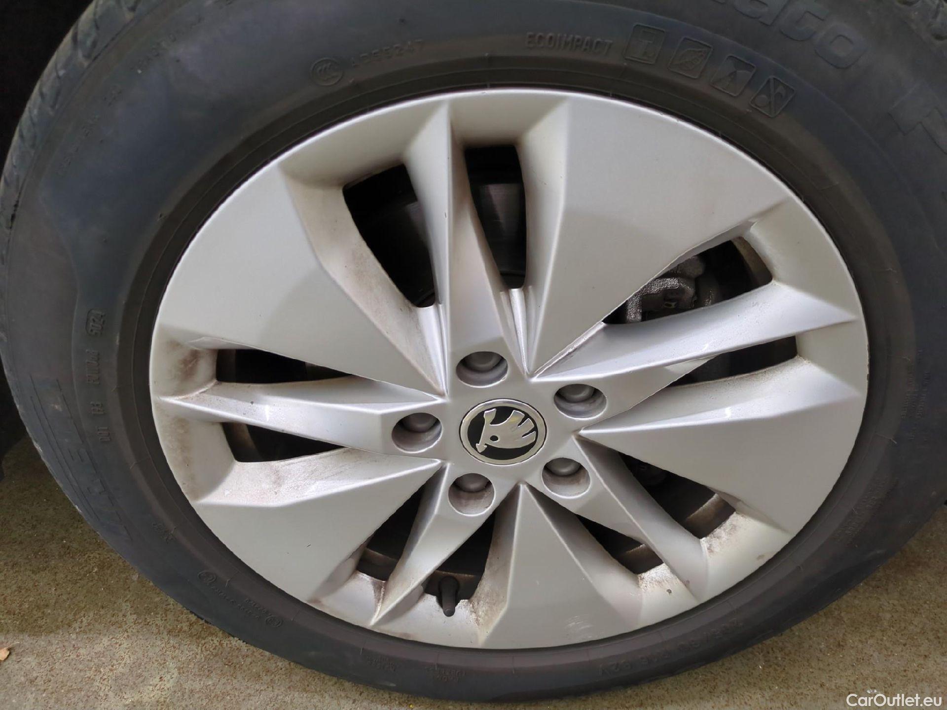  Skoda  Octavia  Break Business 2.0 TDI 150CV BVA7 E6d #9