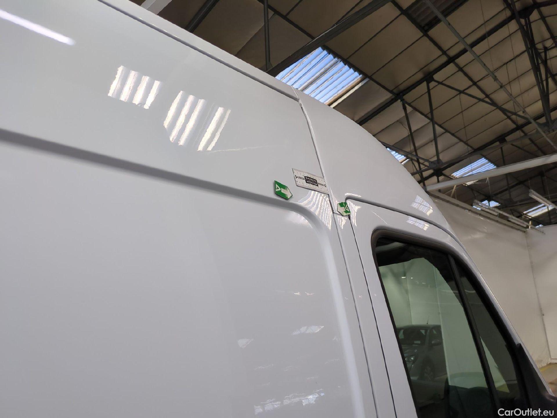  Nissan  NV400 NISSAN  VU 4p Fourgon L3H2 2.3 DCI 130 3500 Optima #38