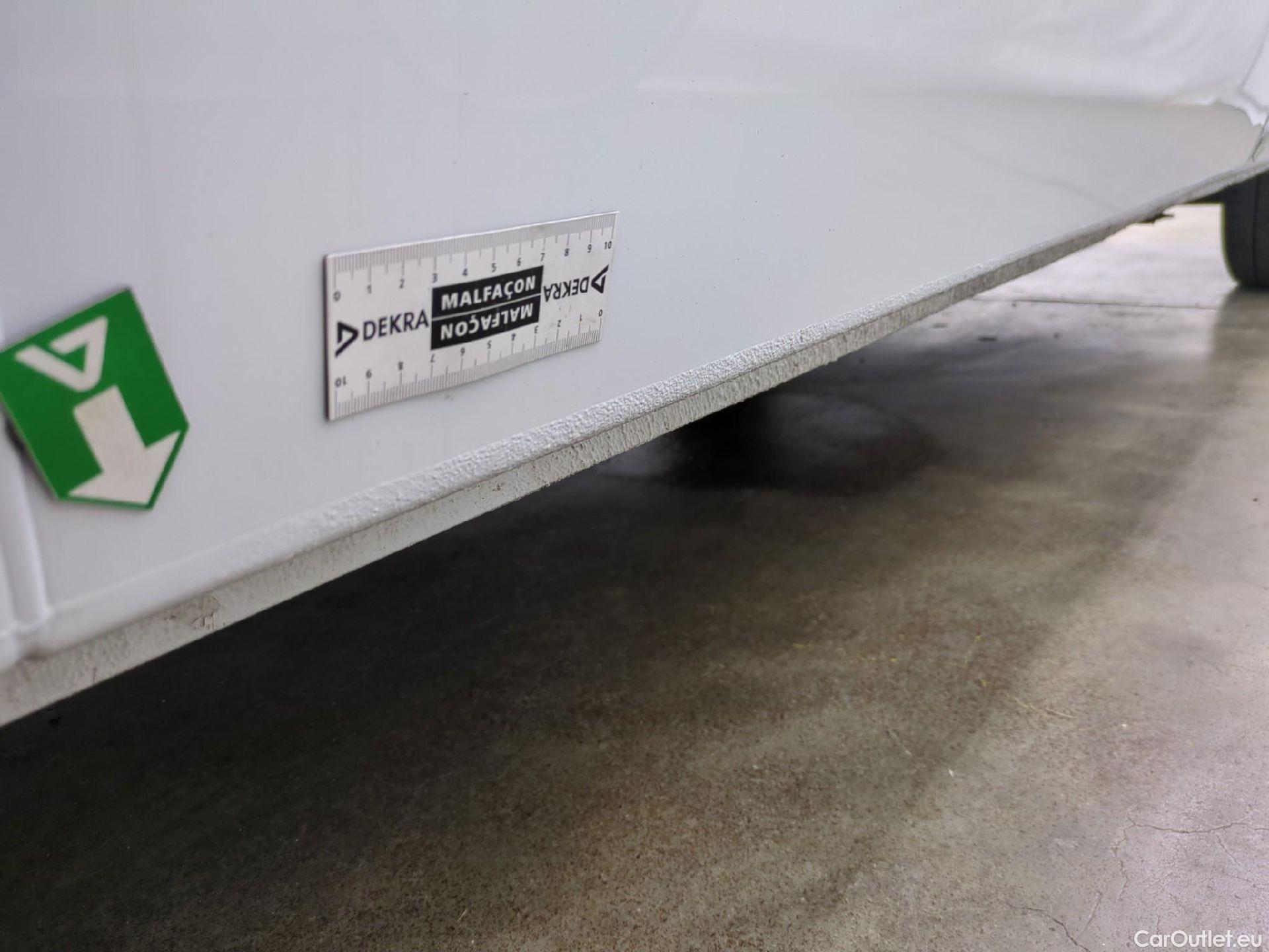  Nissan  NV400 NISSAN  VU 4p Fourgon L3H2 2.3 DCI 130 3500 Optima #49