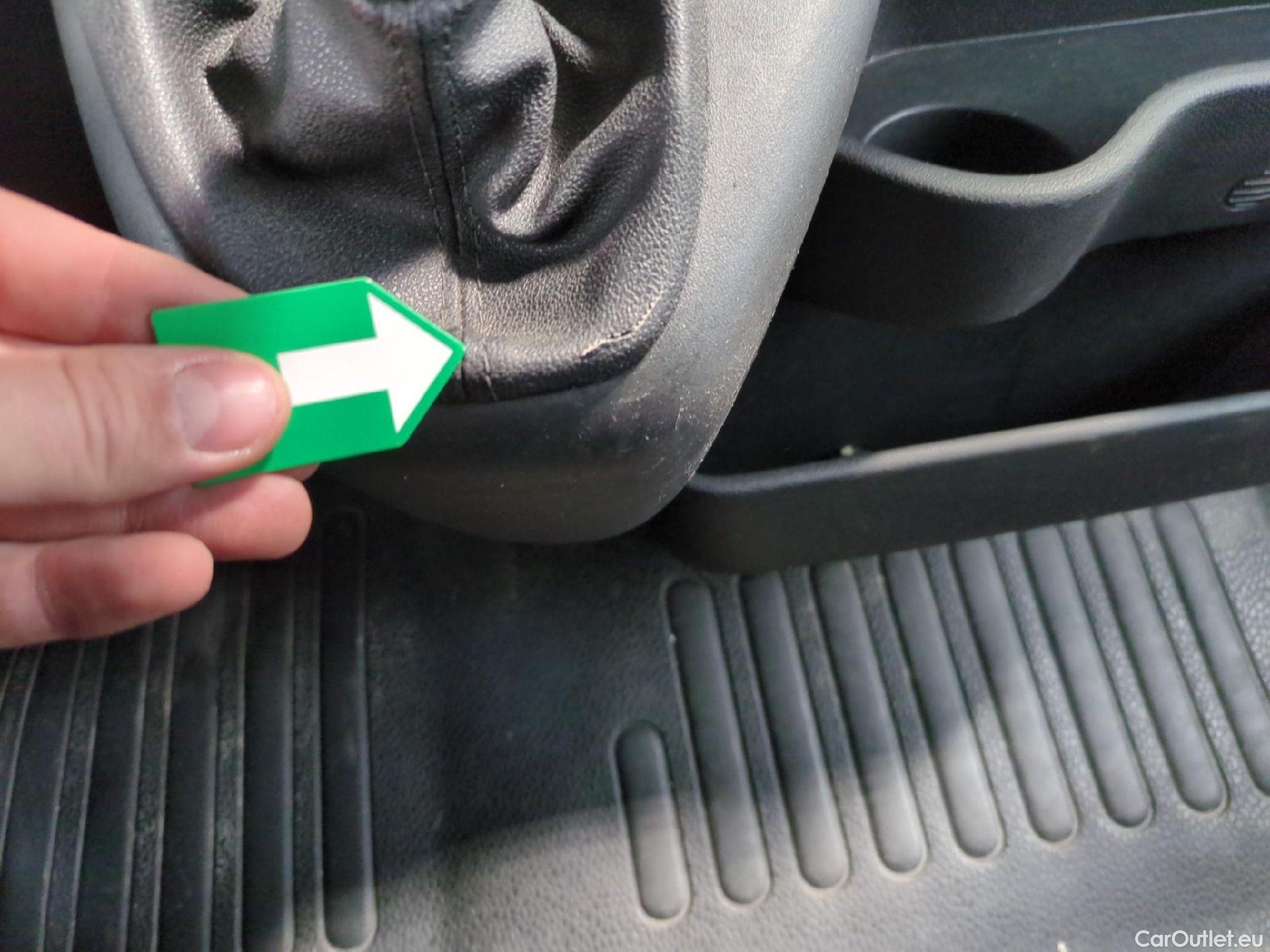  Nissan  NV400 NISSAN  VU 4p Fourgon L3H2 2.3 DCI 130 3500 Optima #1