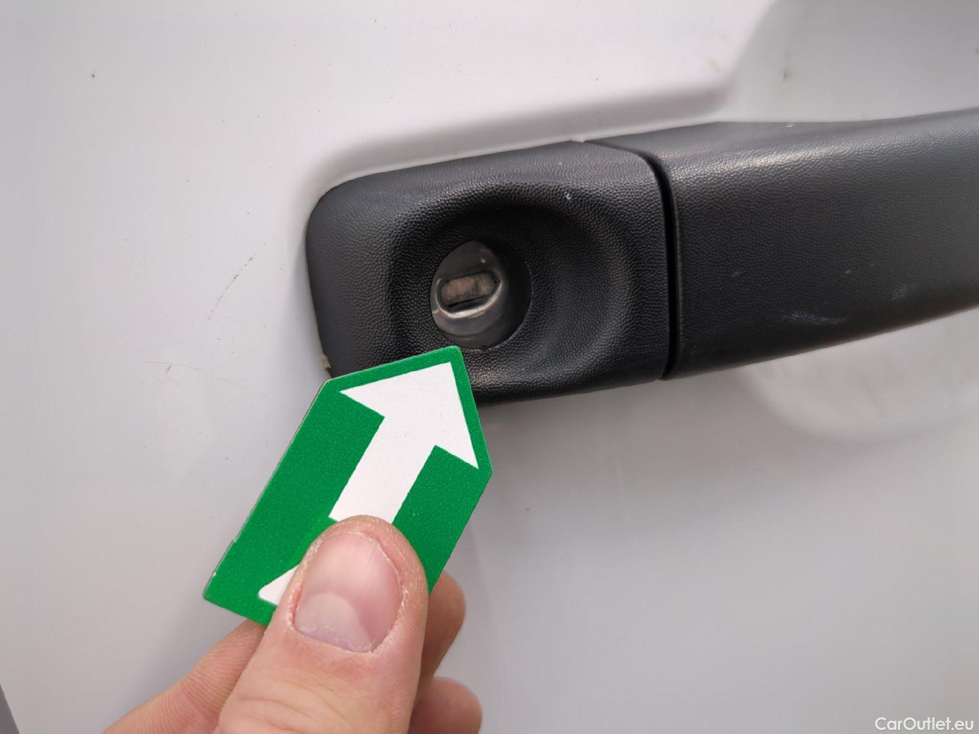  Nissan  NV400 NISSAN  VU 4p Fourgon L3H2 2.3 DCI 130 3500 Optima #56