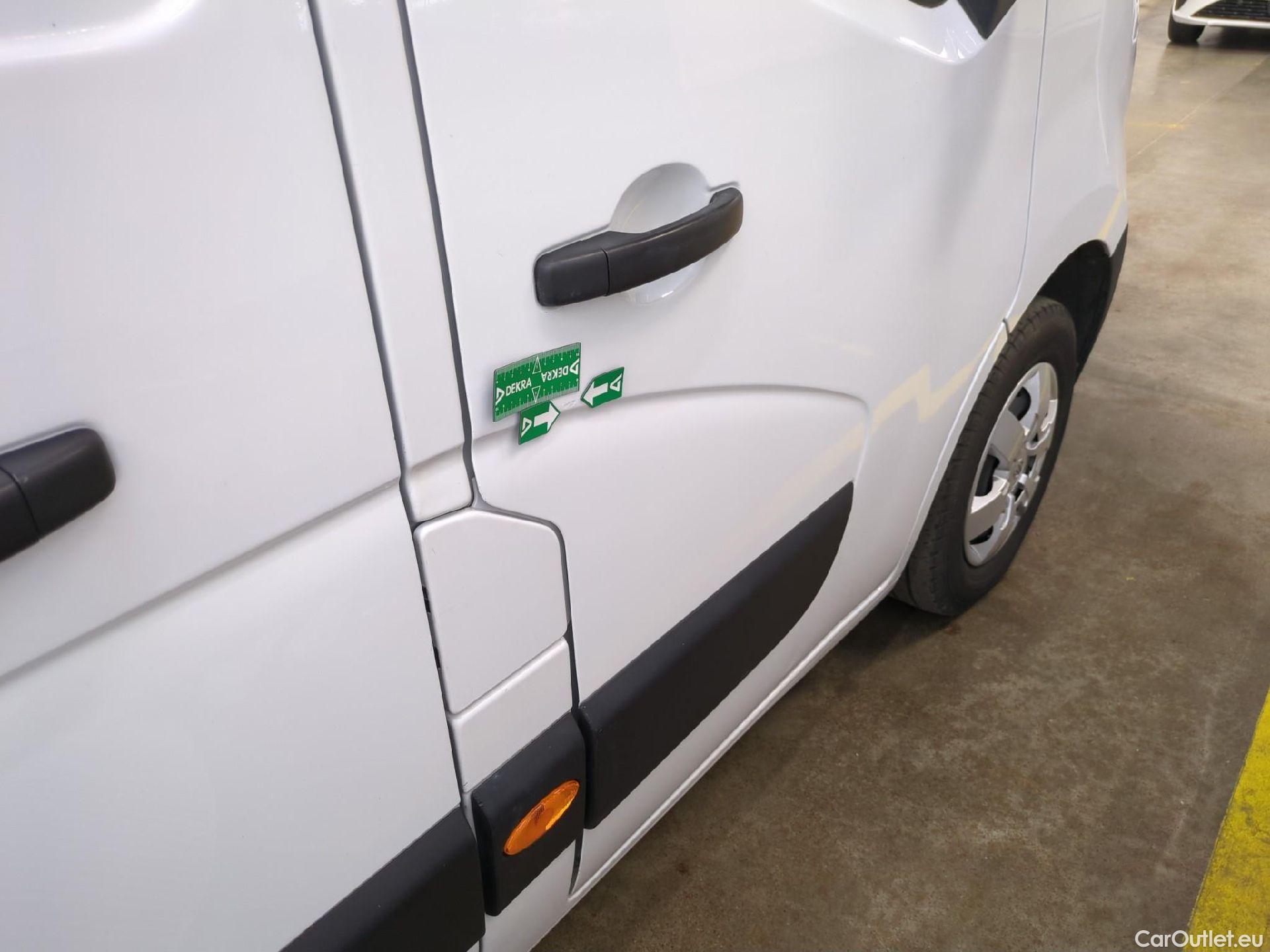  Nissan  NV400 NISSAN  VU 4p Fourgon L3H2 2.3 DCI 130 3500 Optima #42