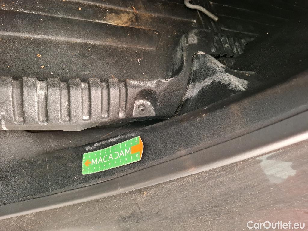  Peugeot  208  Affaire Premium Pack 1.6 HDi 75CV BVM5 E6 #30