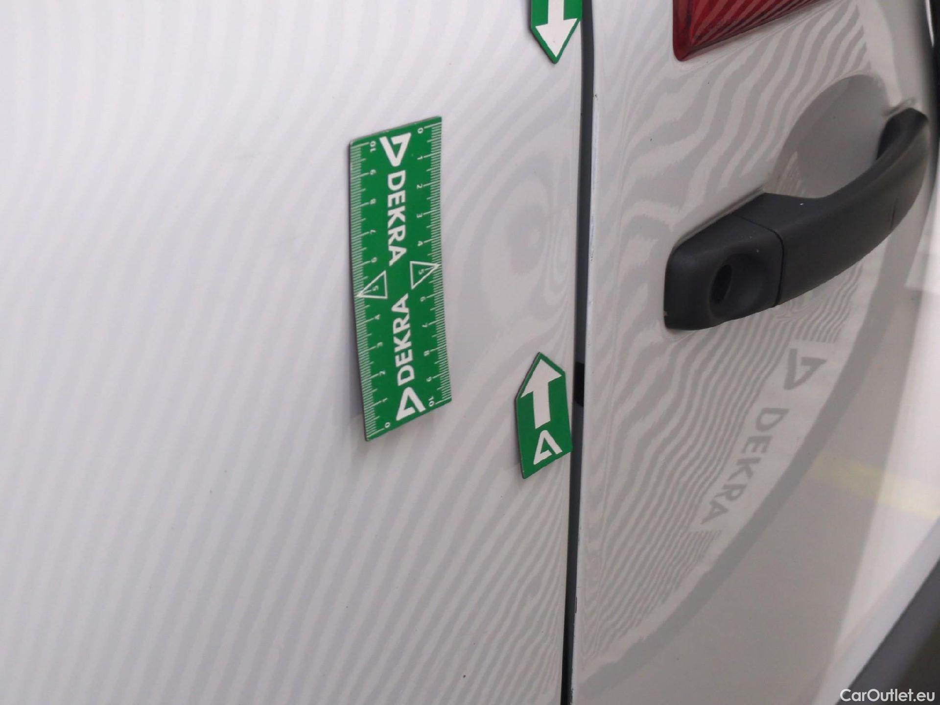  Nissan  NV400 NISSAN  VU 4p Fourgon L3H2 2.3 DCI 130 3500 Optima #54