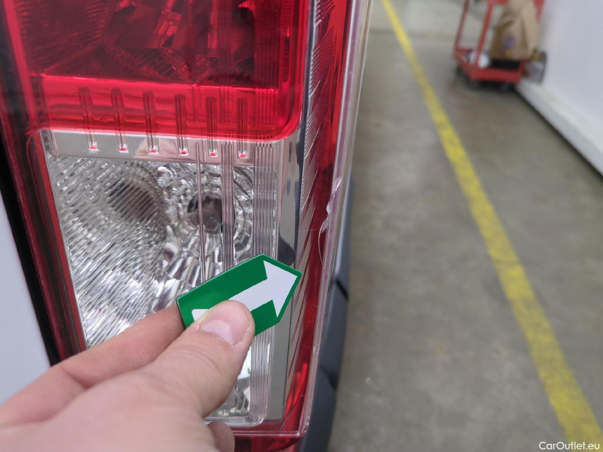  Nissan  NV400 NISSAN  VU 4p Fourgon L3H2 2.3 DCI 130 3500 Optima #18