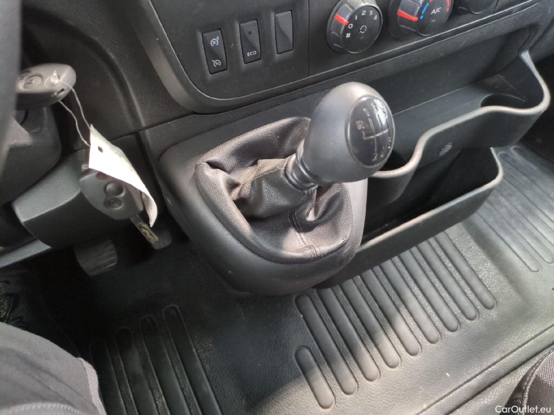  Nissan  NV400 NISSAN  VU 4p Fourgon L3H2 2.3 DCI 130 3500 Optima #2