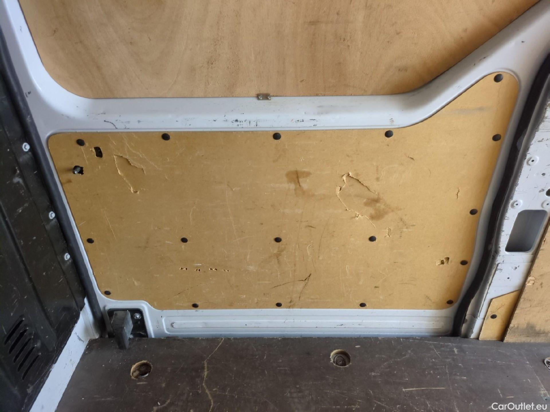  Nissan  NV400 NISSAN  VU 4p Fourgon L3H2 2.3 DCI 130 3500 Optima #16