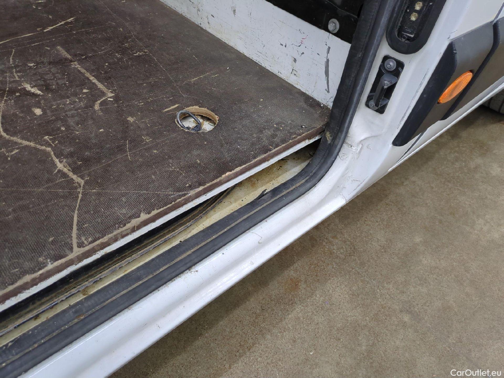  Nissan  NV400 NISSAN  VU 4p Fourgon L3H2 2.3 DCI 130 3500 Optima #4