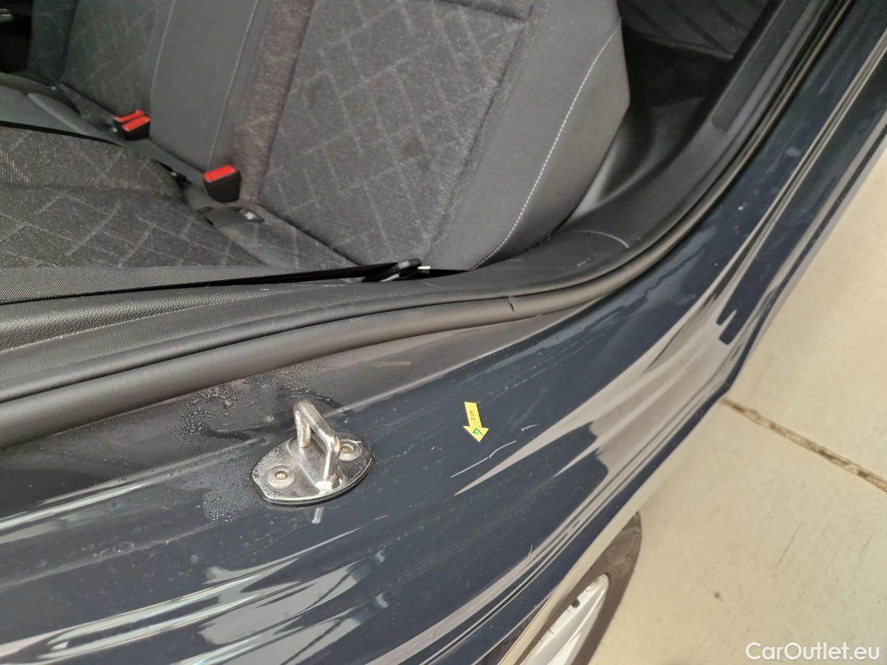  Volkswagen  Golf  2.0 TDI 116HP DSG Life Variant #50