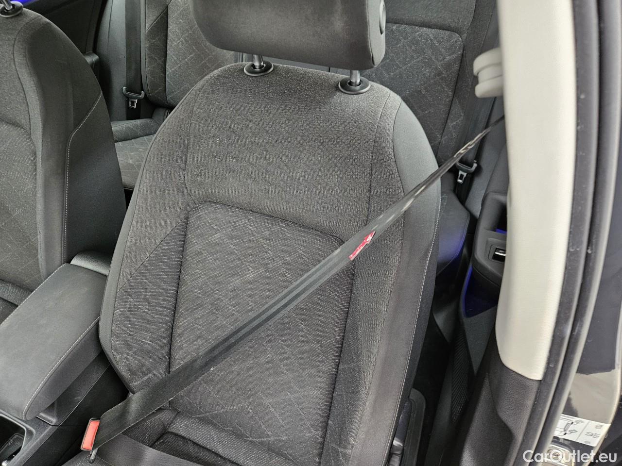  Volkswagen  Golf  2.0 TDI 116HP DSG Life Variant #33