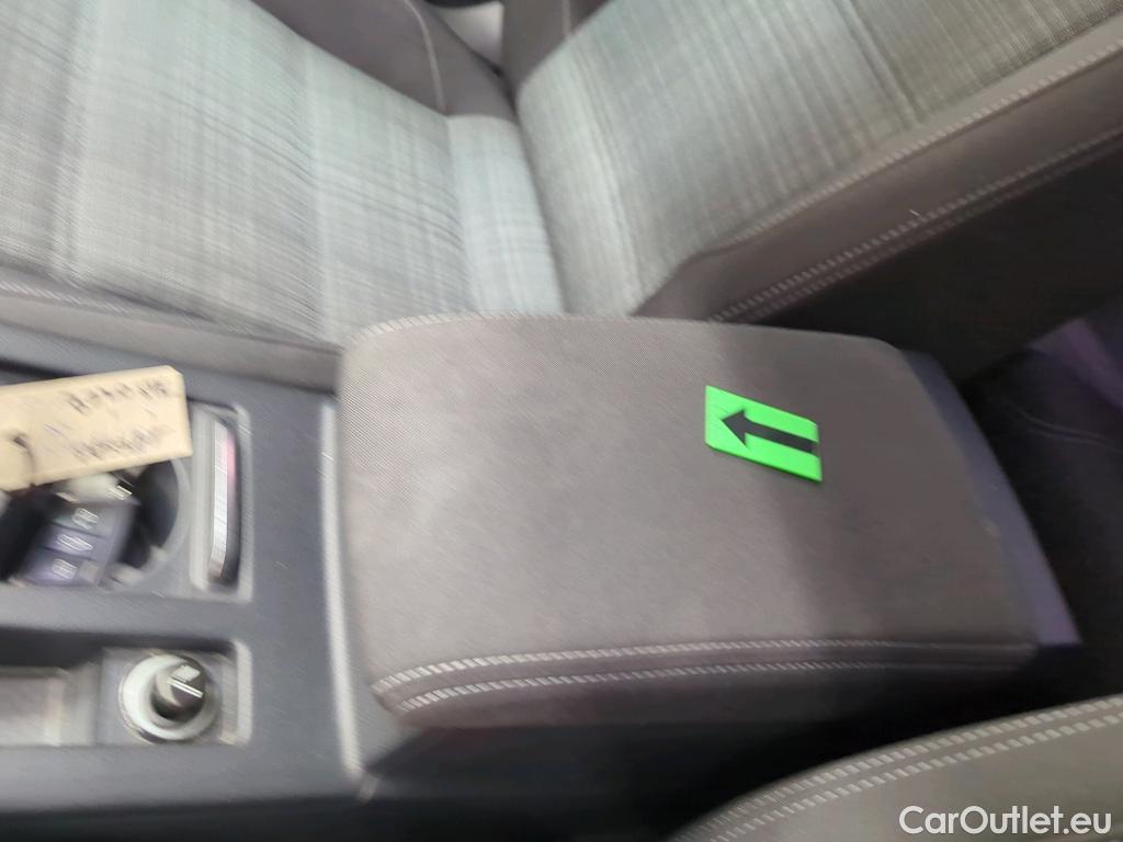  Volkswagen  Passat Comfortline 2.0 TDI DSG 150 CP #25