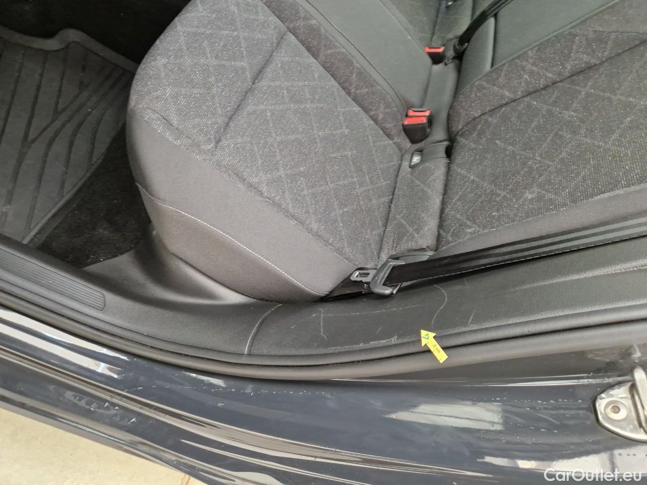  Volkswagen  Golf  2.0 TDI 116HP DSG Life Variant #37