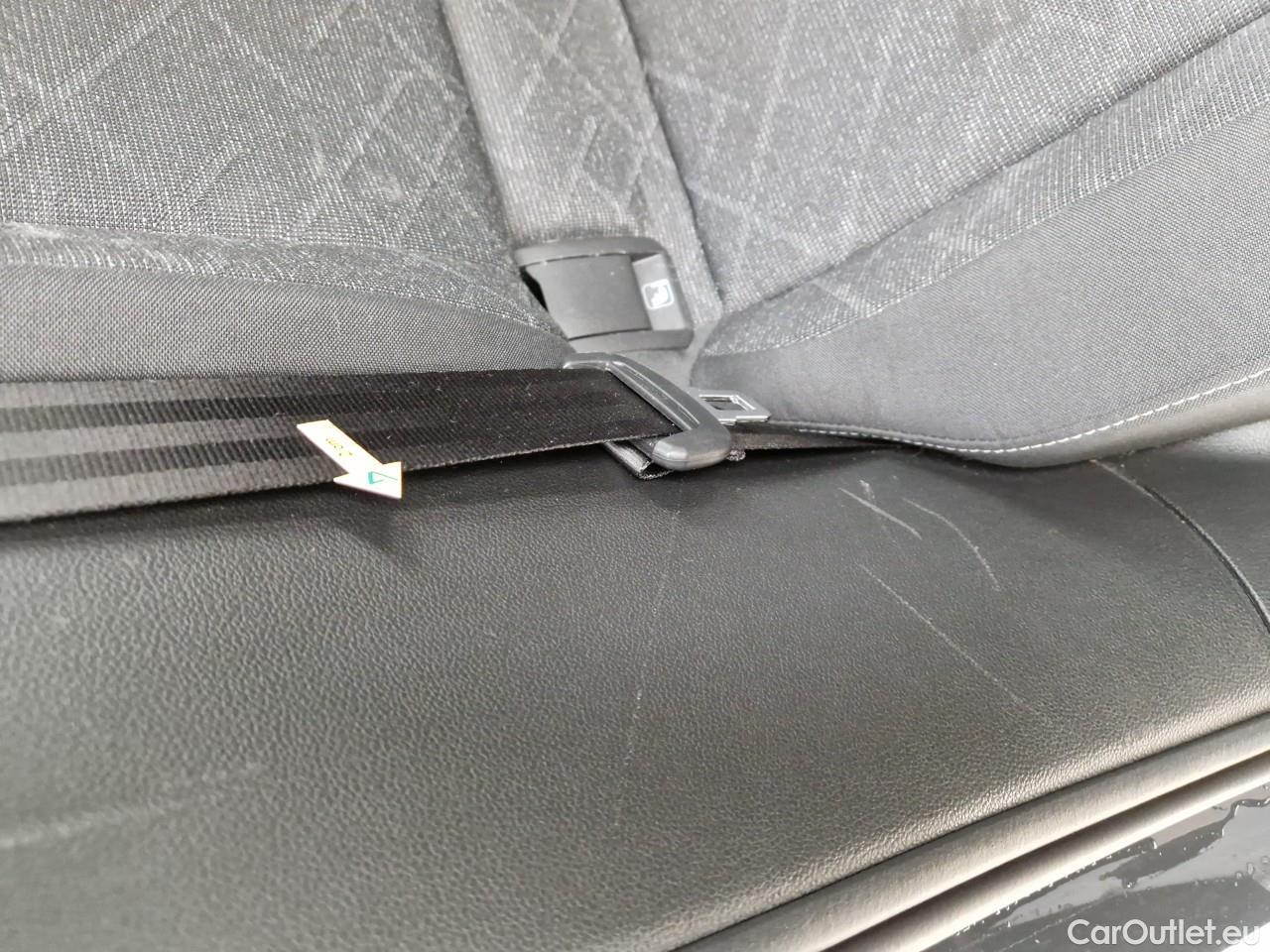  Volkswagen  Golf  2.0 TDI 116HP DSG Life Variant #51