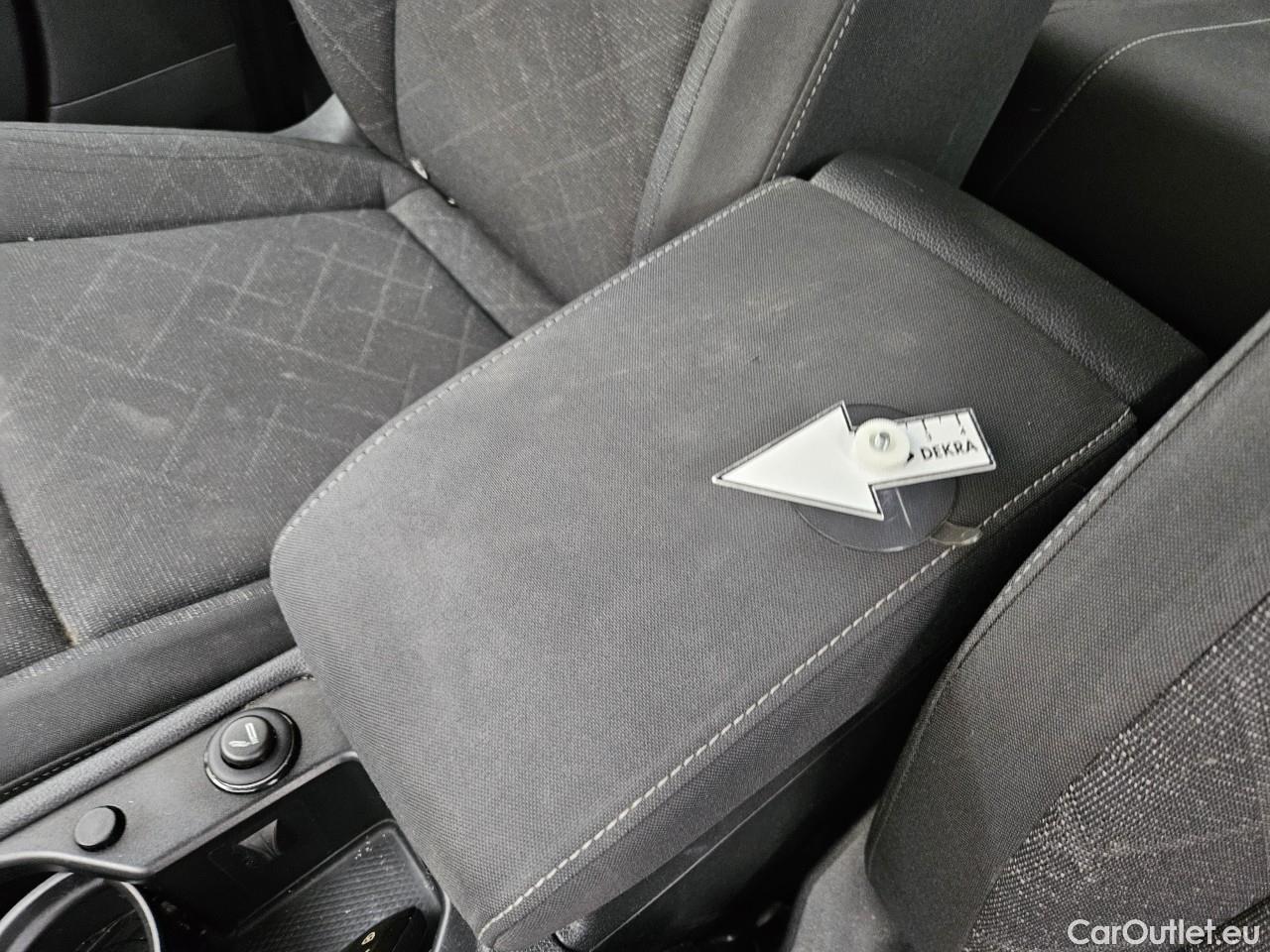  Volkswagen  Golf  2.0 TDI 116HP DSG Life Variant #35