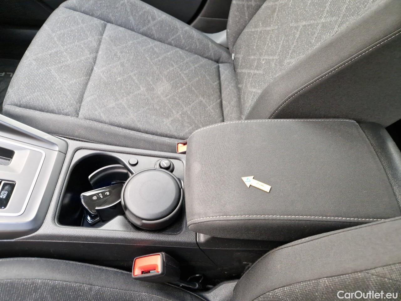  Volkswagen  Golf  2.0 TDI 116HP DSG Life Variant #31