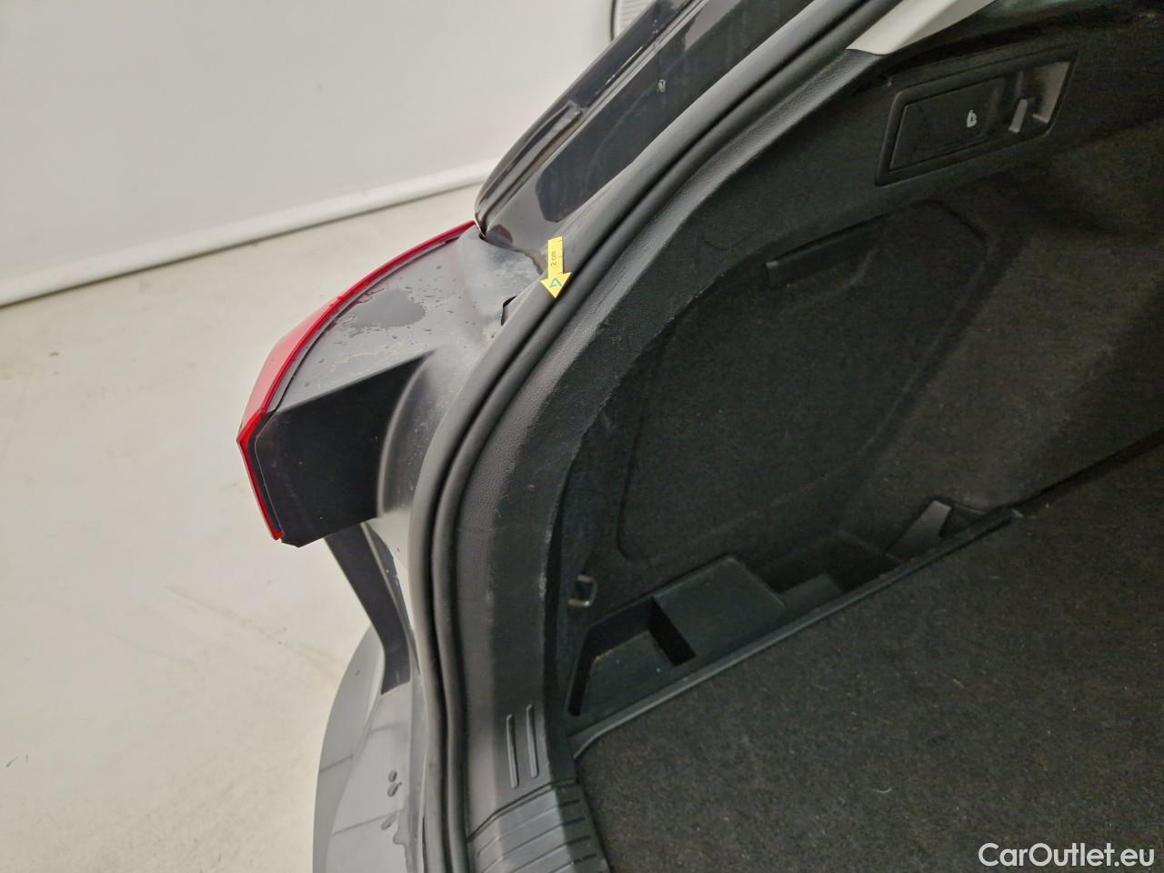  Volkswagen  Golf  2.0 TDI 116HP DSG Life Variant #47