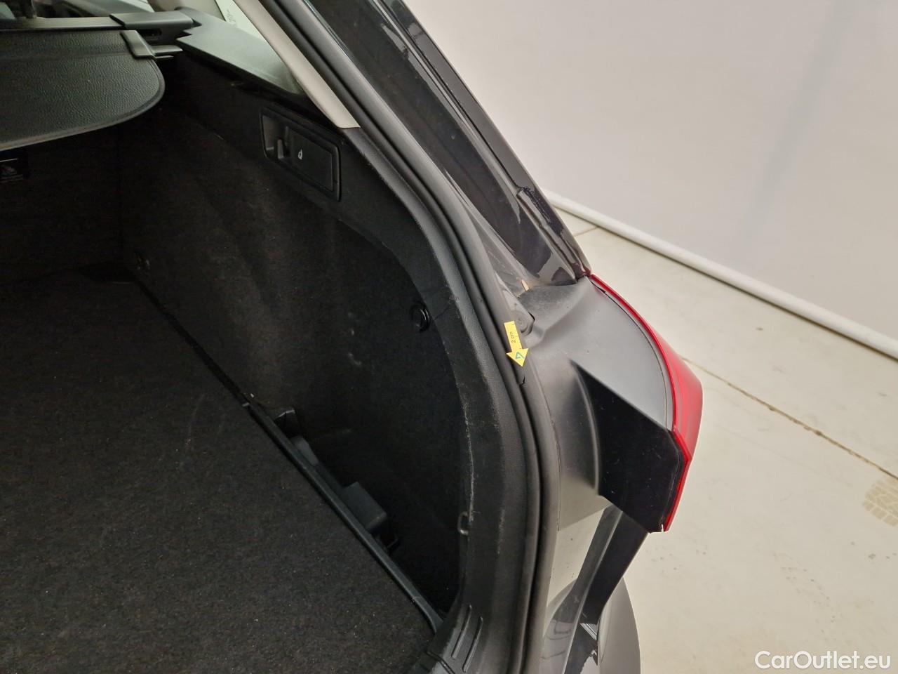  Volkswagen  Golf  2.0 TDI 116HP DSG Life Variant #43