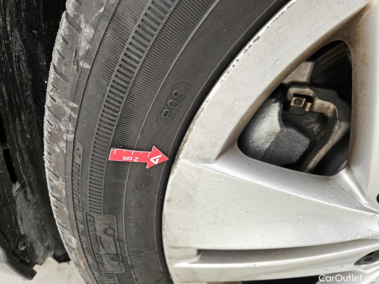  Volkswagen  Golf  2.0 TDI 116HP DSG Life Variant #7